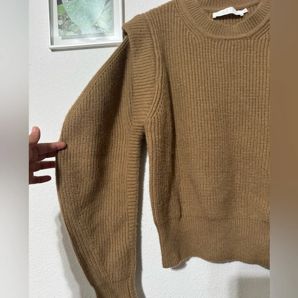 Astr The Label Romina Crew Neck Ribbed Knit Baloon Sleeves Brown Camel Sz large - Picture 5 of 8